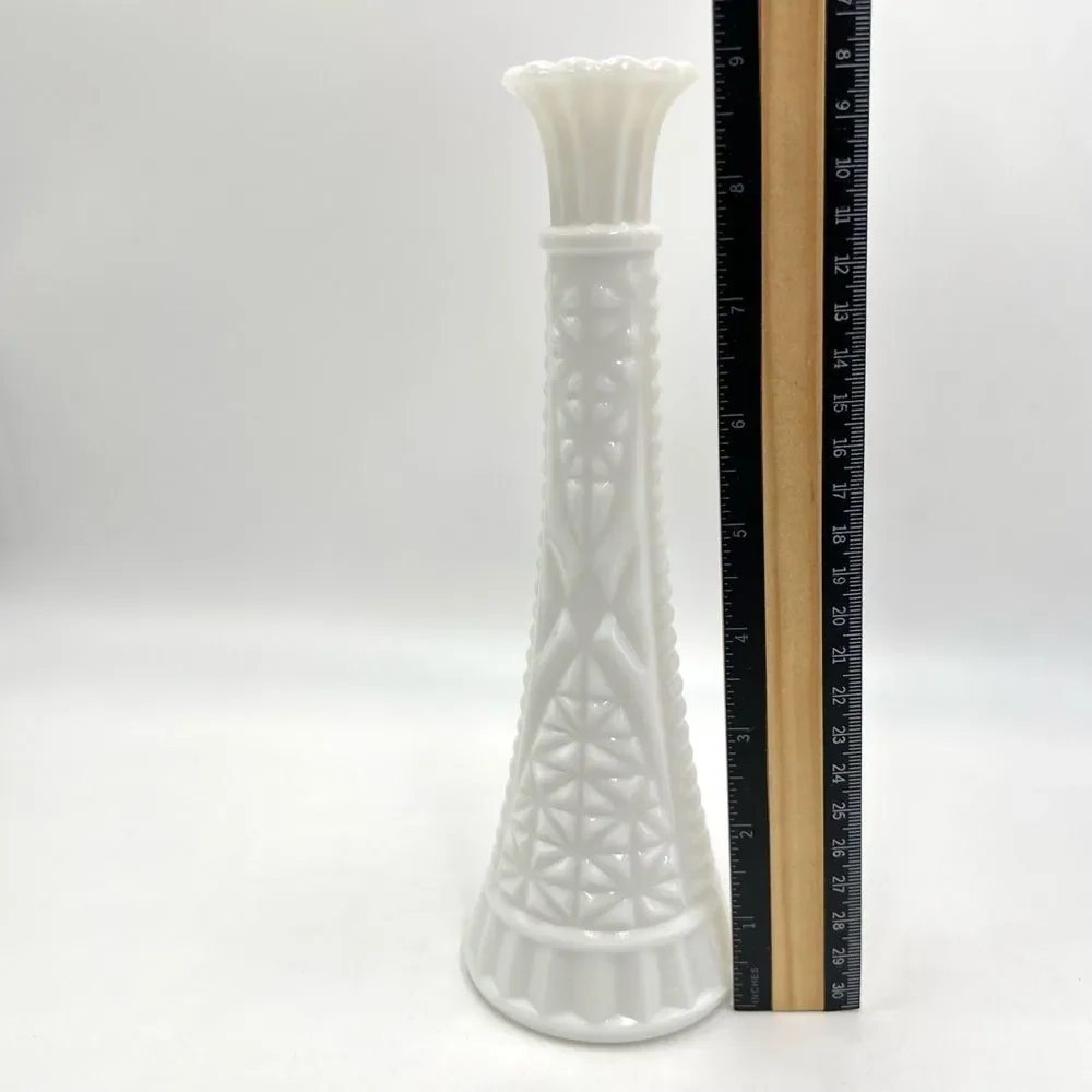 Two Vintage‎ White Milk Glass Flower Bud Vases Stars And Bars - Picture 7 of 12